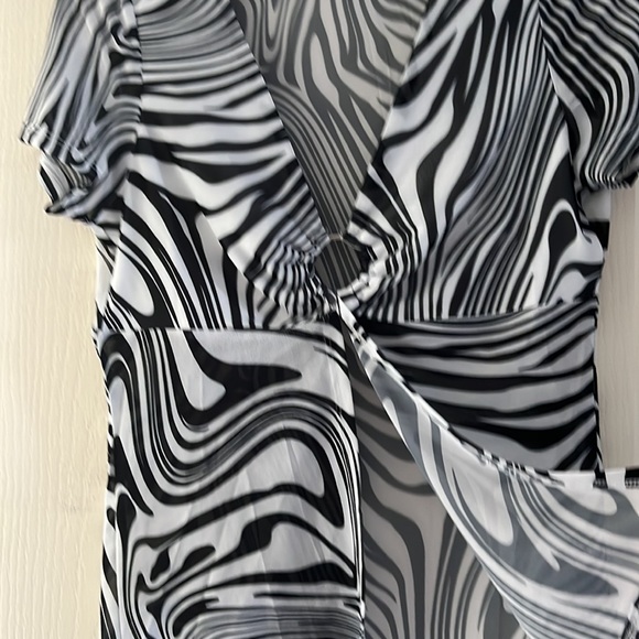 Patterned Top - Picture 2 of 4